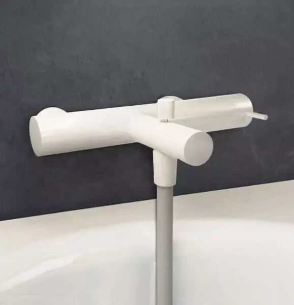 Waterevolution Flow Bathtub mixer with flexible, handshower and directional holder White T130BR