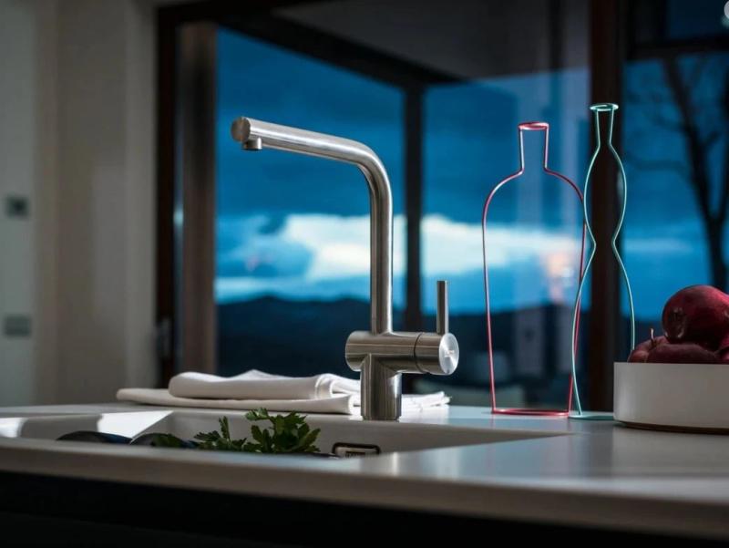 Franke solid stainless steel kitchen tap Atlas Neo swivel spout 115.0521.435