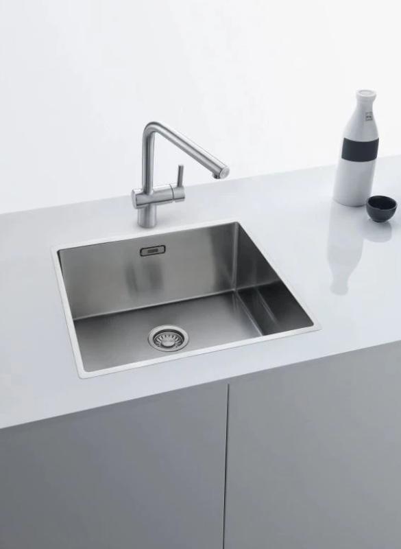 Franke solid stainless steel kitchen tap Atlas Neo swivel spout 115.0521.435