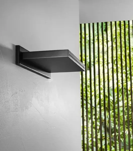 SB Square waterfall spout matte black