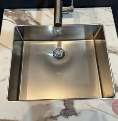 Reginox New York Slimline stainless steel sink 40x40cm, flush-mounted for ceramic countertops R38079