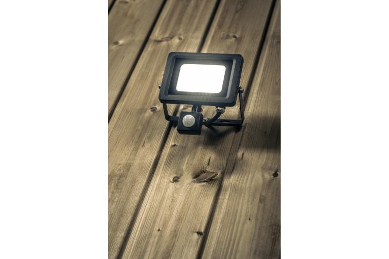 LED floodlight iNEXT with motion sensor 20W 1600lm, PF>0,9, RA>80, IP65, 120°, 6400K, black body 1208962859