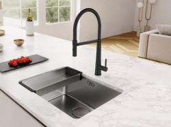 Franke Icon Single-Lever Kitchen Faucet with Flexible Hand Shower, Black 115.0690.598