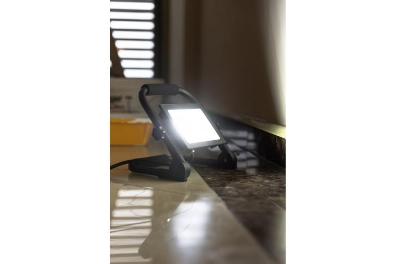 NELI Portable Floodlight, LED, 30W, 2700lm, 6400K, AC220-240V, IP65, 1.5m cable