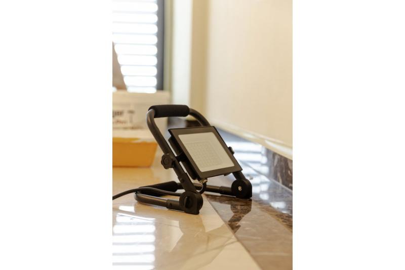 NELI Portable Floodlight, LED, 30W, 2700lm, 6400K, AC220-240V, IP65, 1.5m cable