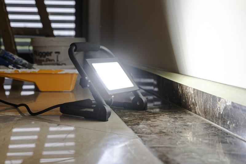 NELI Portable Floodlight, LED, 50W, 4500lm, 6400K, AC220-240V, IP65, 1.5m cable