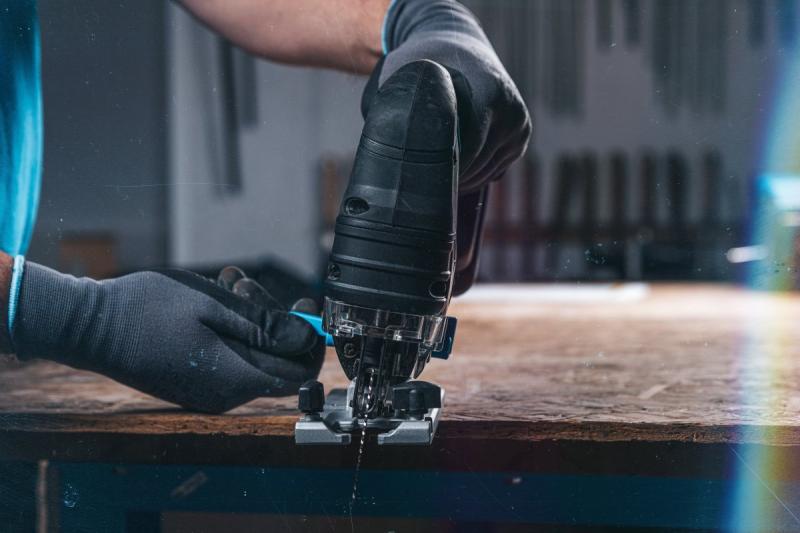 CORDLESS BRUSHLESS JIGSAW 18V