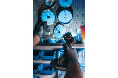 18 V FLASHLIGHT