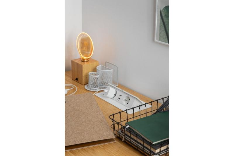 Zachte uitschuifbare stopcontactmodule.