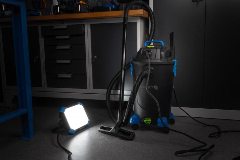 Wet and dry universal vacuum cleaner 20 l