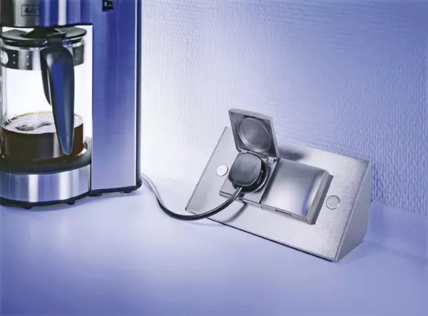 Power socket with 2 outlets with hinged covers, earthed ST3900ST