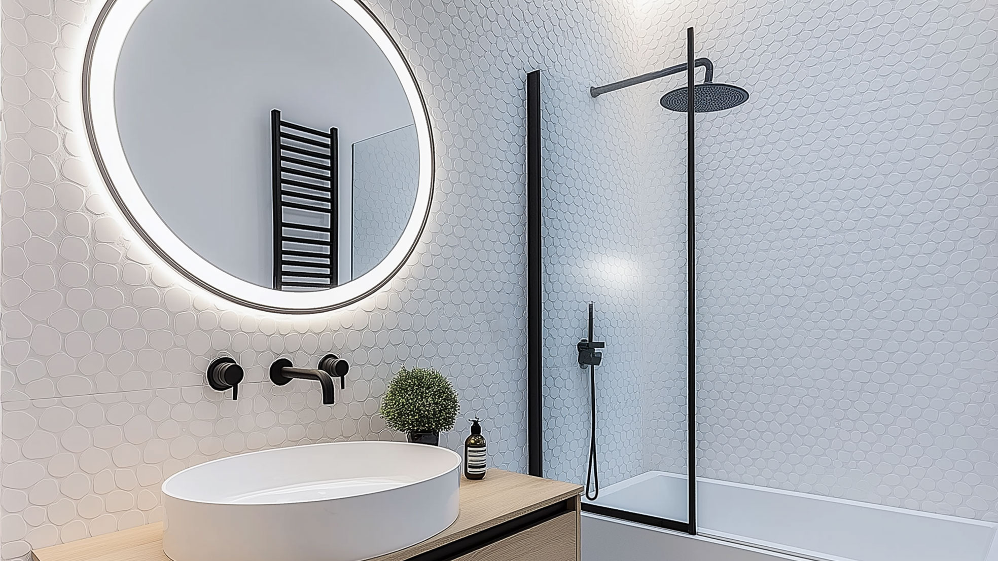 190_en_media-1_showers-for-small-bathrooms-16x9.jpg