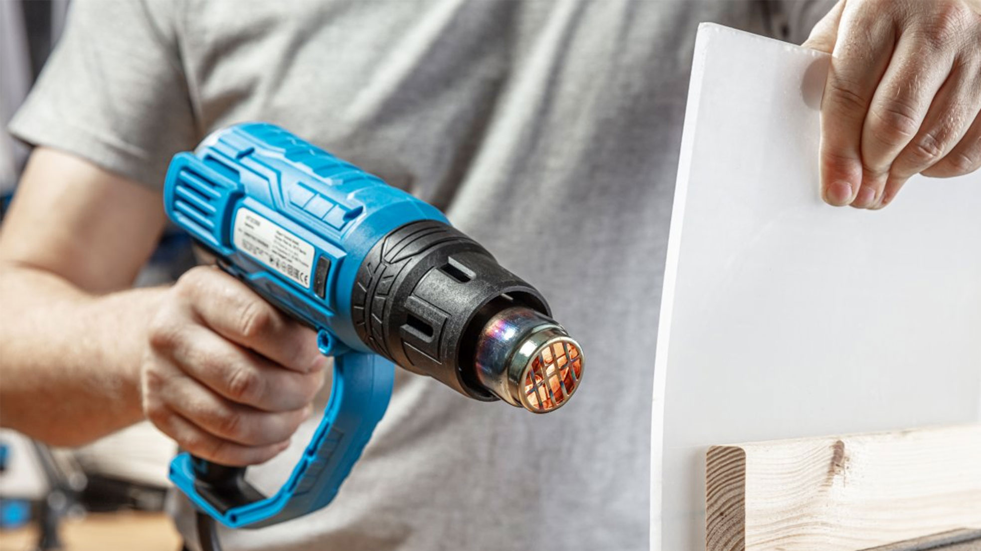 250_nl_media-1_from-heat-guns-to-tile-lifters-16x9.jpg