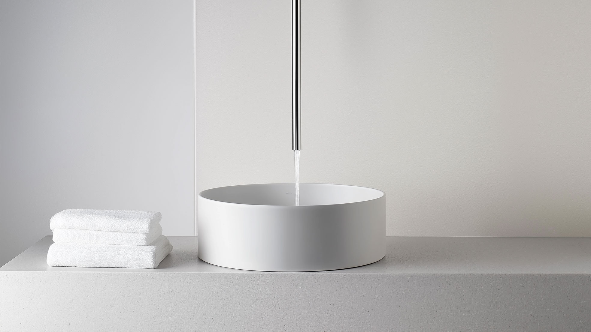 421_en_media-1_ceiling-mounted-taps-16x9.jpg
